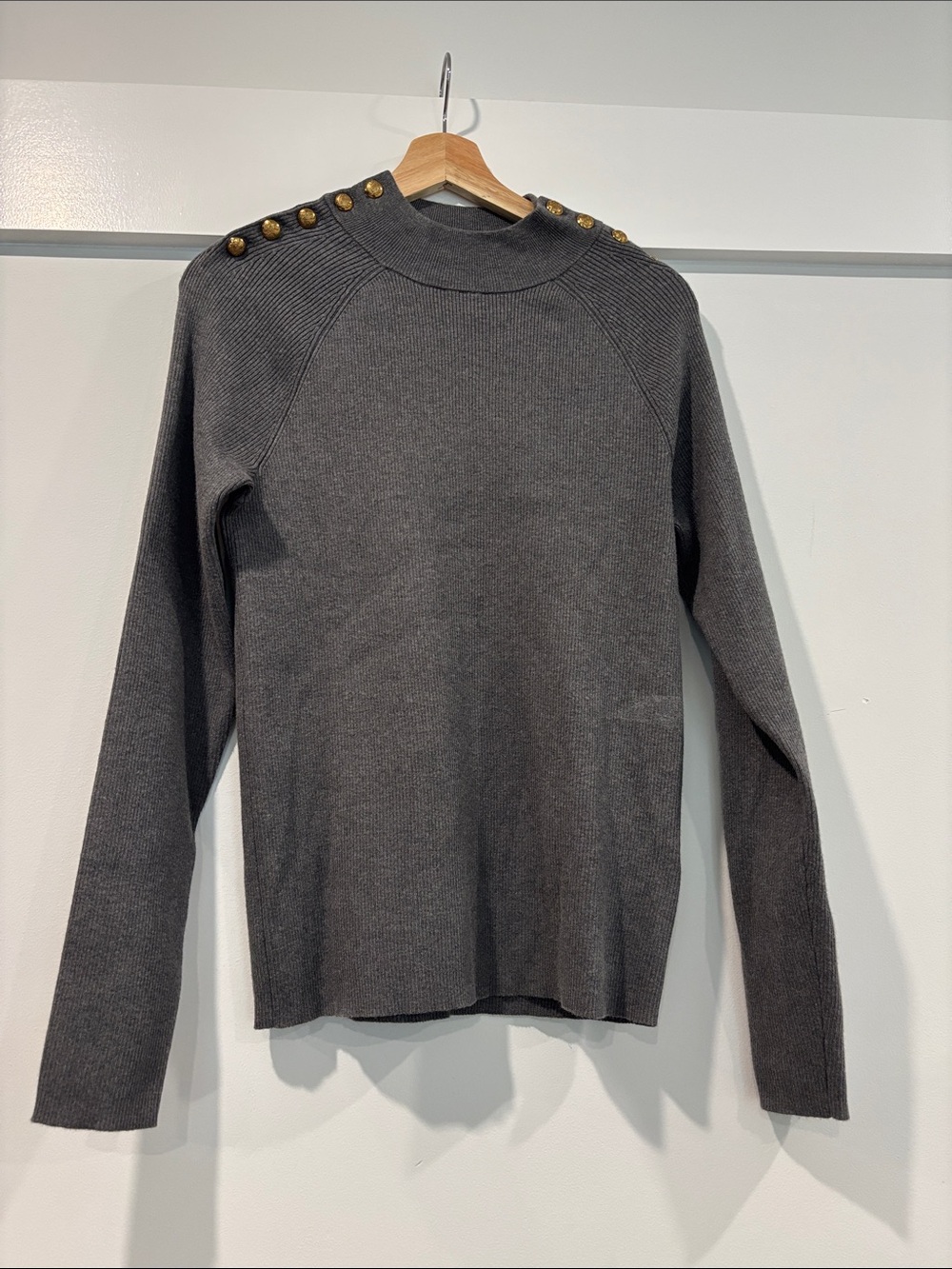 Ralph LaurenGray Button-Shoulder Women's Sweater